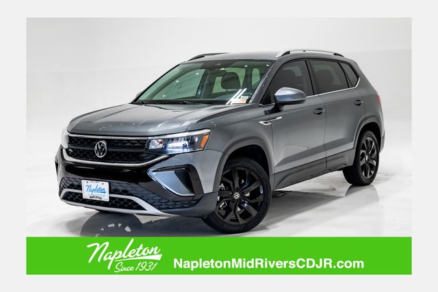 Platinum Gray Metallic 2023 Volkswagen Taos SE FWD SUV / Crossover Front-Wheel Drive 8-Speed Automatic