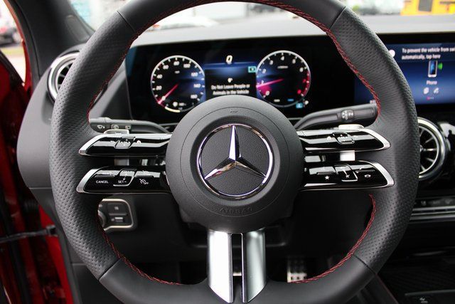 Used 2025  Mercedes-Benz GLA 250 image 23