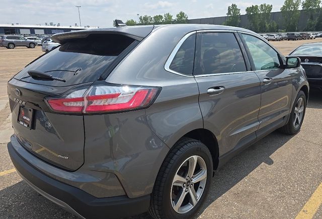 2024 Gray Metallic Ford Edge SEL AWD SUV