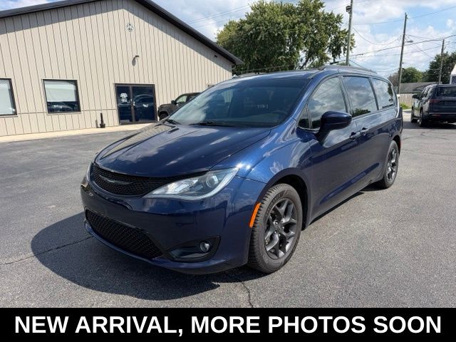 Jazz Blue Pearlcoat 2019 Chrysler Pacifica Minivan Front-Wheel Drive 9-Speed Automatic