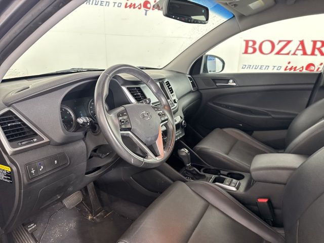 2017 Coliseum Gray Hyundai Tucson SE Plus FWD SUV