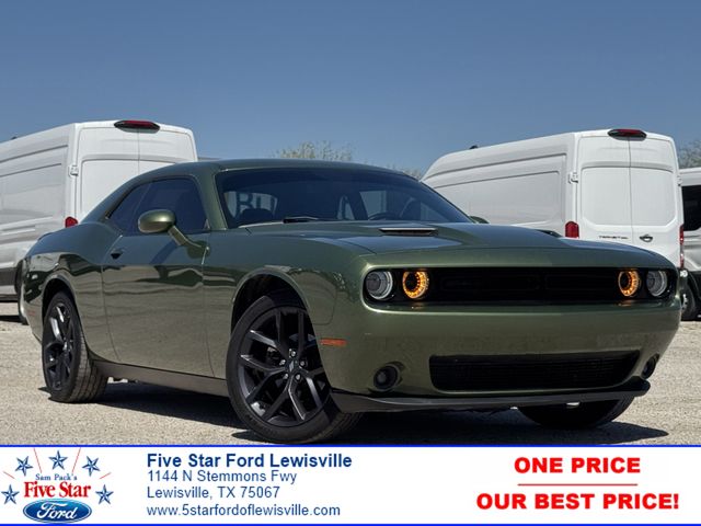 2021 Dodge Challenger SXT RWD