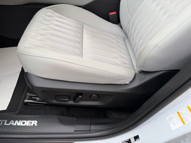 2026 Mitsubishi Outlander SEL  at Auto Express Mitsubishi