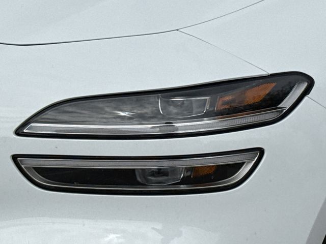 Used 2025 White Genesis 2.5T image 4