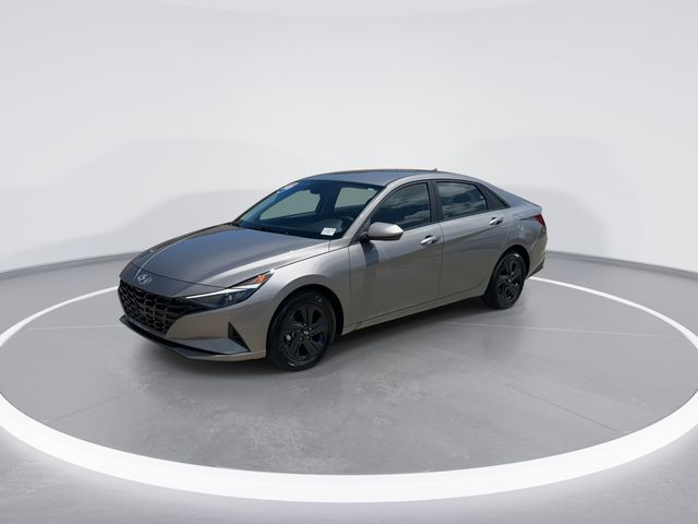 Used 2023 Silver Hyundai Blue image 3