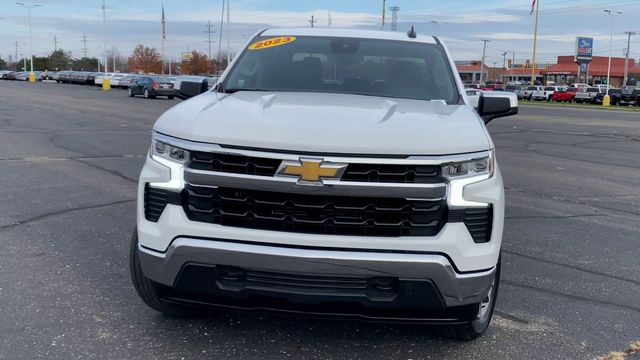 2023 Chevrolet Silverado 1500 LT 3