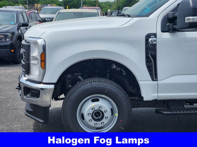 2025 Ford F-350SD XL photo