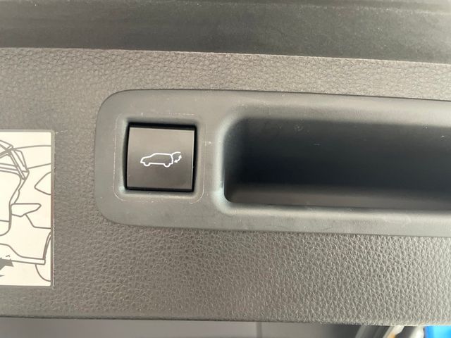 Used 2021 Toyota Highlander Hybrid SUV