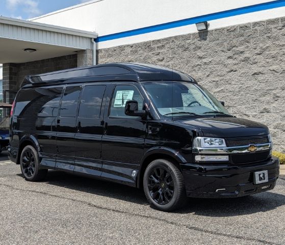 2024 Chevrolet Express 2500 Work Van 5