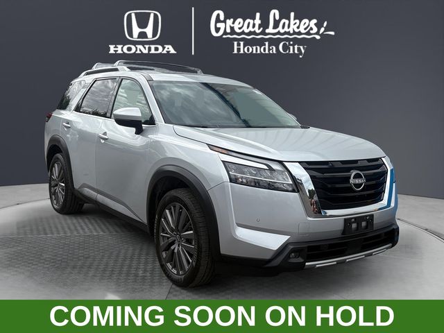  2023 Nissan Pathfinder SL 4WD   
