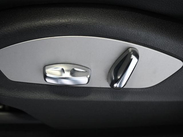 Used 2018 Black Porsche Base image 21