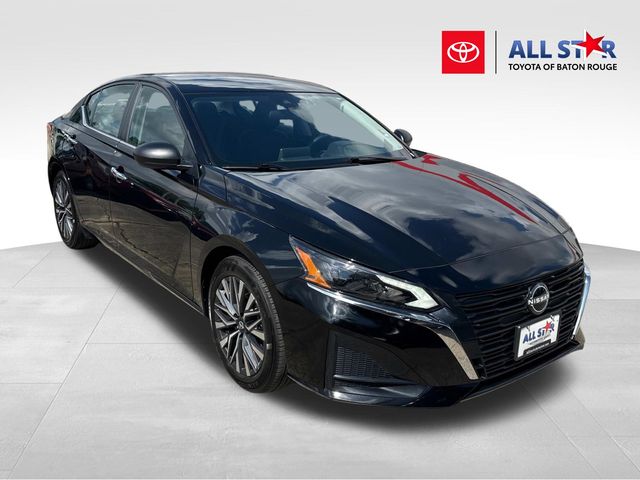 Super Black Clearcoat 2025 Nissan Altima 2.5 SV FWD Sedan Front-Wheel Drive Continuously Variable Transmission