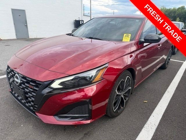 Red (Scarlet) 2023 Nissan Altima Sedan Front-Wheel Drive Continuously Variable Transmission