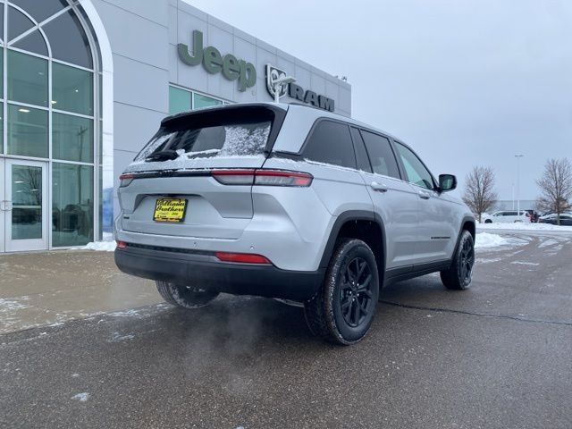 2026 Jeep Grand Cherokee Laredo - Pse exterior view 5