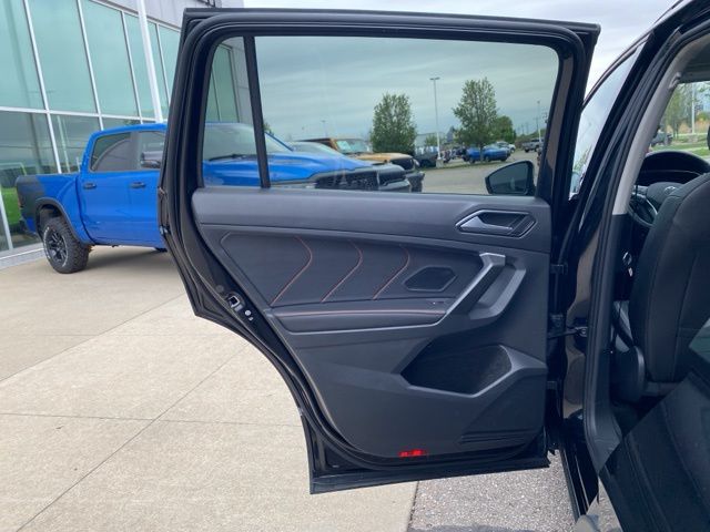 2024 Volkswagen Tiguan 2.0T Wolfsburg Edition - Deep Black Pearl exterior view 20