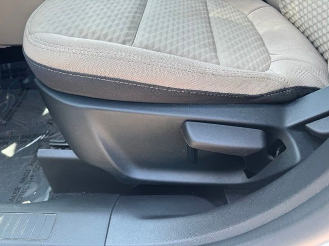 Used 2022 White Ford SE image 21