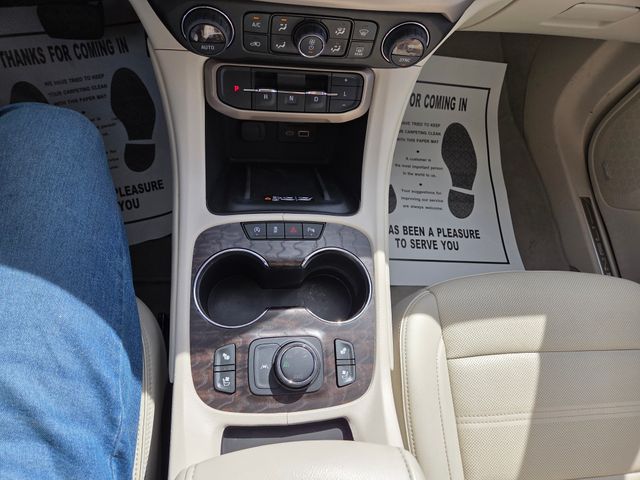 2023 GMC Acadia AWD Denali