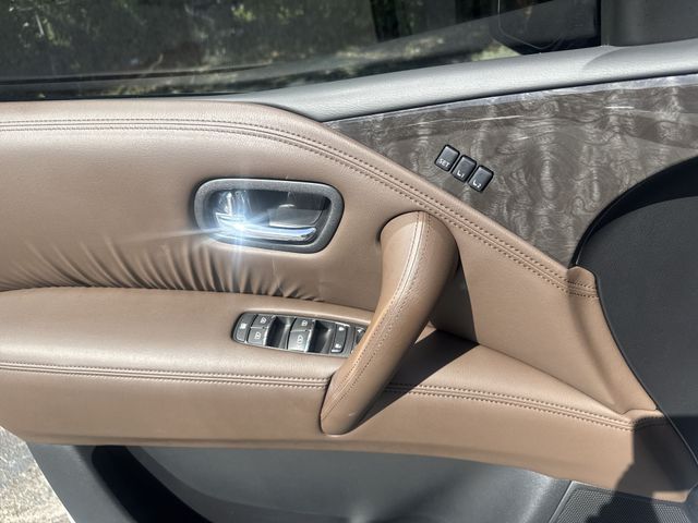 Used 2023 White Nissan Platinum image 31