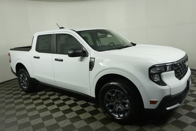 New 2026 White Ford XLT image 2