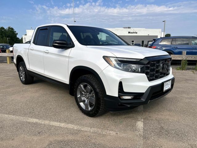 Platinum White Pearl 2025 Honda Ridgeline Pickup Truck All-Wheel Drive 9-Speed Automatic