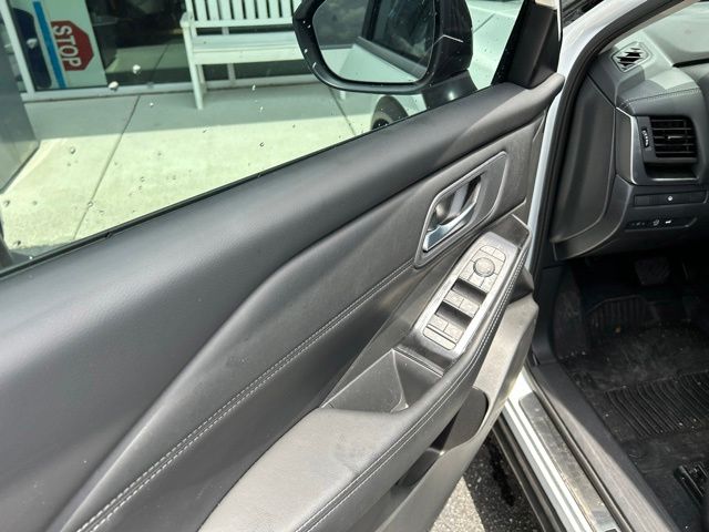 Used 2026 White Nissan Dark Armor image 17