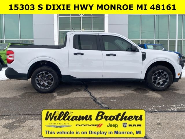 2023 Ford Maverick XLT - Oxford White exterior view 4