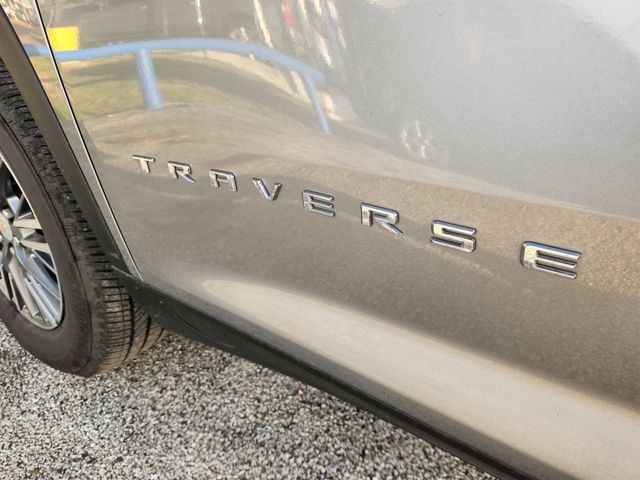 2025 Chevrolet Traverse LT Gray at River Oaks CDJR