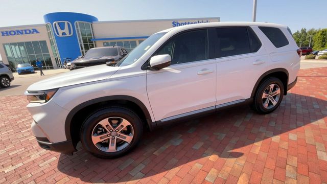 Used 2025 Honda Pilot SUV