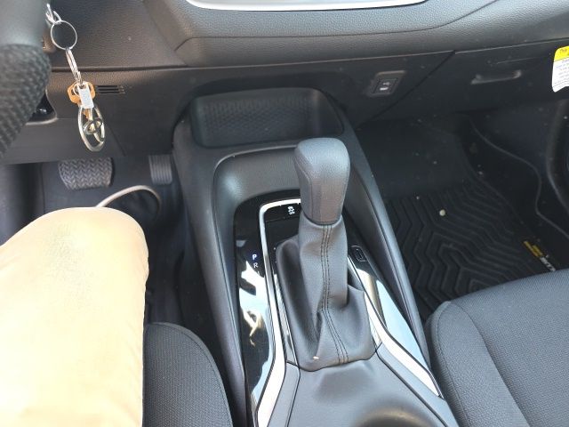 2026 Toyota Corolla LE - Photo 13