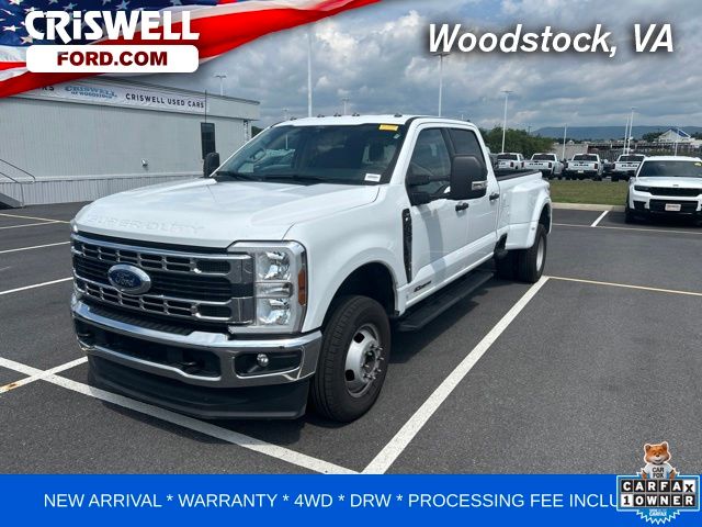 Oxford White 2025 Ford F-350 Super Duty Pickup Truck Four-Wheel Drive Automatic