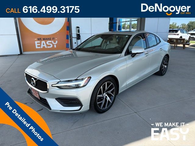 2020 Volvo S60 T6 Momentum AWD