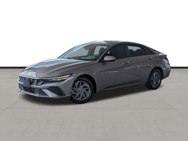 2024 Hyundai Elantra SEL Silver at Community Toyota