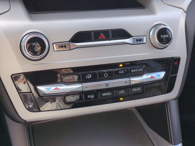Used 2024 Silver Ford XLT image 23
