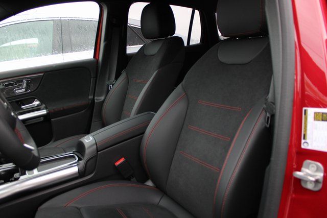 Used 2025  Mercedes-Benz GLA 250 image 30