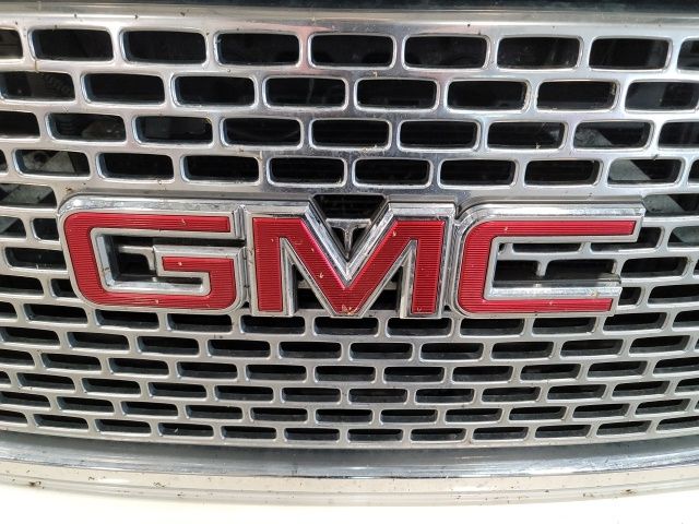 2015 White Diamond Tricoat GMC Yukon XL Denali 4X4 SUV