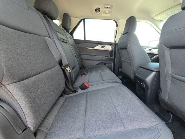 2025 Ford Explorer Active:B02488