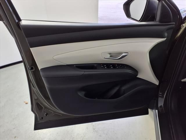 2025 Hyundai Tucson SE photo