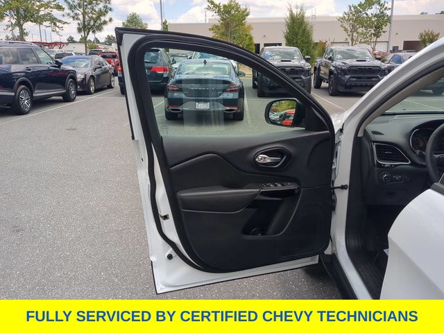Used 2023 Jeep Cherokee SUV