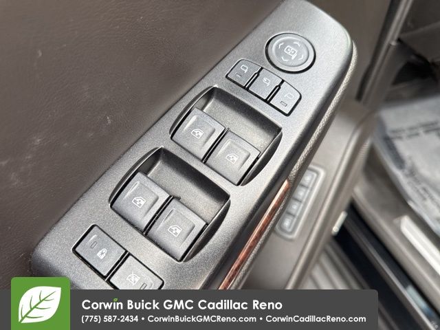 2017 GMC Yukon SLT 4