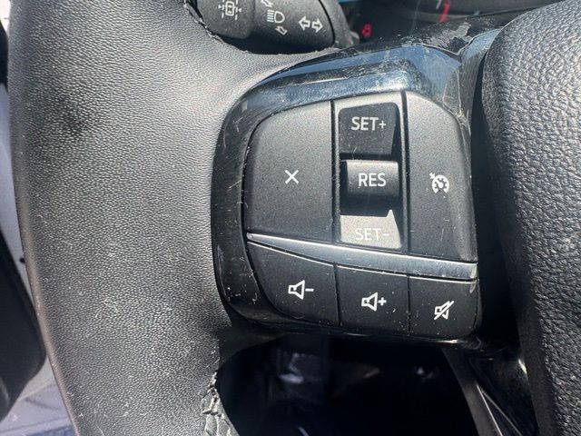 Used 2022 White Ford SE image 18