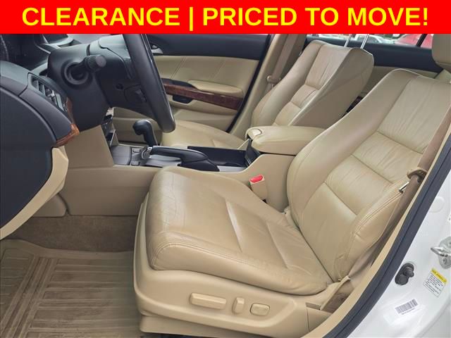 Used 2011 White Honda EX-L image 17