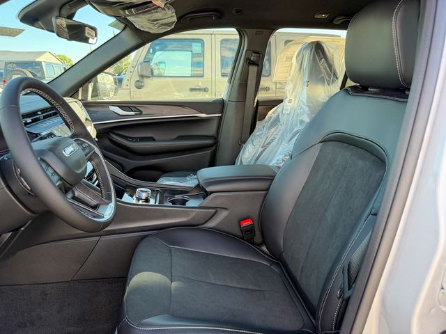 new 2026 Jeep Grand Cherokee car, priced at $45,965