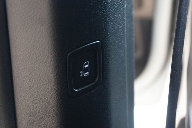 Used 2026 Kia Carnival Hybrid Van