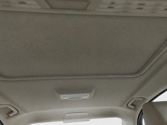 Used 2014 White BMW 320i xDrive image 18