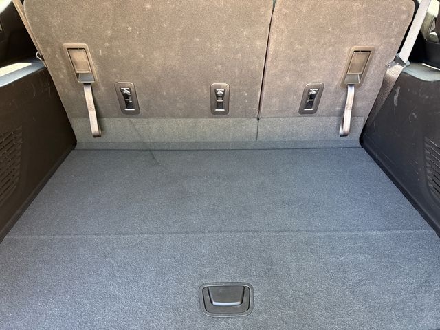 Used 2025 Gray Chevrolet Z71 image 11