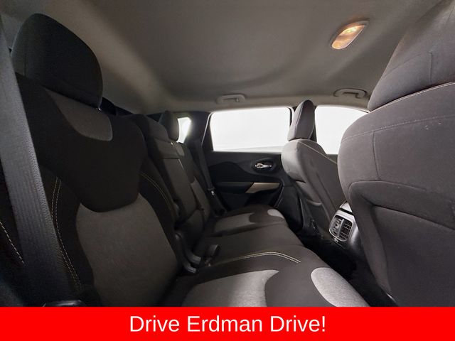 Used 2018 Jeep Cherokee SUV