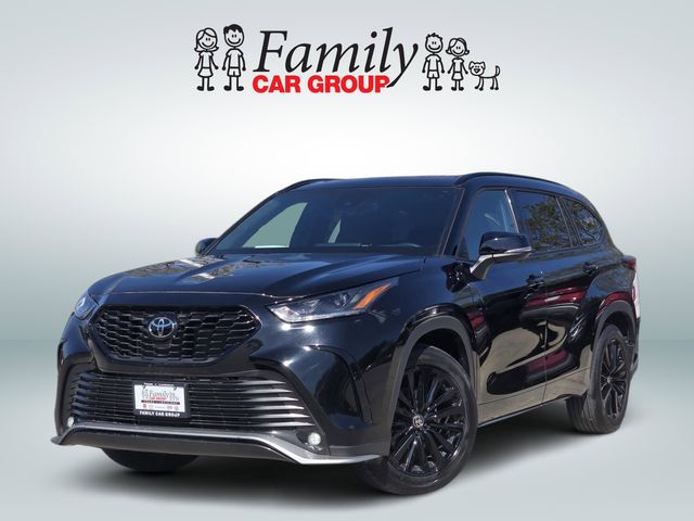 Midnight Black Metallic 2025 Toyota Highlander XSE AWD SUV / Crossover All-Wheel Drive 8-Speed Automatic