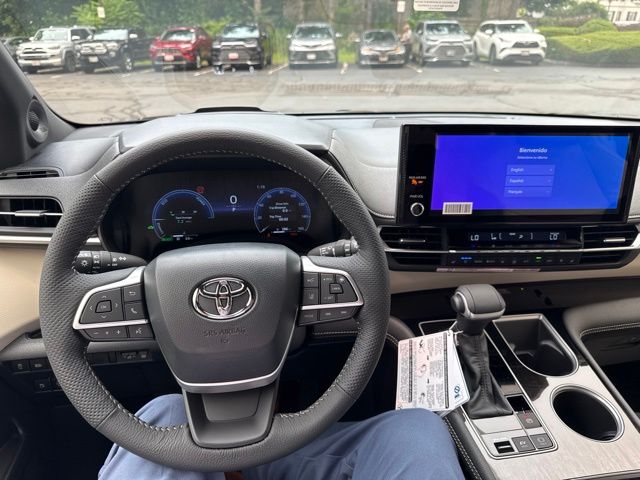 New 2026 Toyota Sienna Van