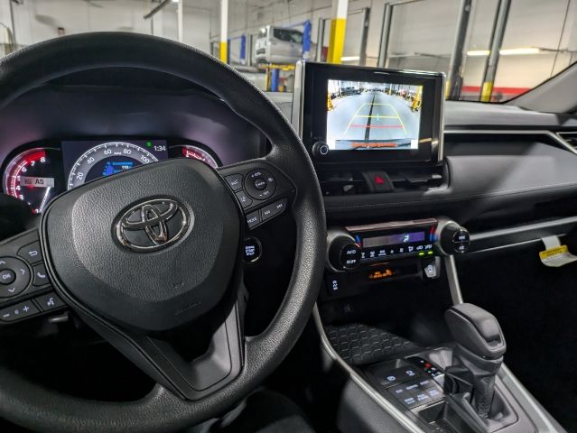 2024 Toyota RAV4 XLE 27