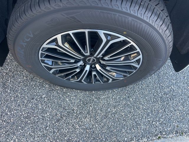 New 2026 White Nissan Platinum image 35